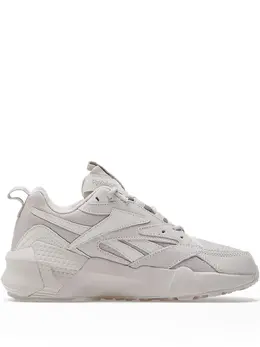 Reebok: Светлые кроссовки  Aztrek