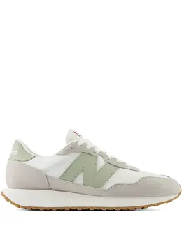 New Balance: Белые кроссовки  237