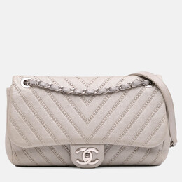 Chanel: Серебристая сумка 