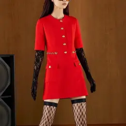 Gucci: Красное платье 