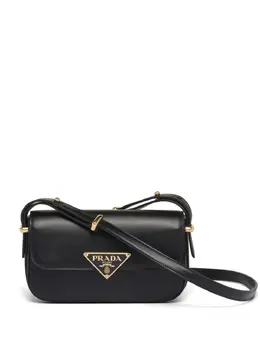 Prada: Чёрная сумка 