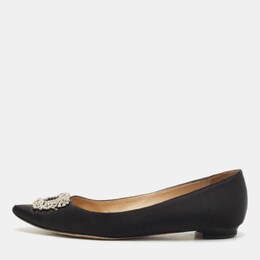 Manolo Blahnik: Чёрные балетки  Hangisi