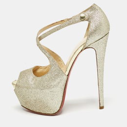 Christian Louboutin: Красные сандалии 