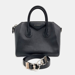 Givenchy: Чёрная сумка  Antigona Small