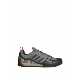 adidas: Серые кроссовки 