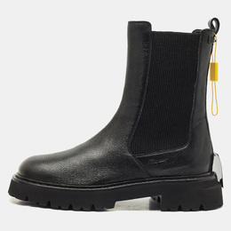 Salvatore Ferragamo: Чёрные ботинки 