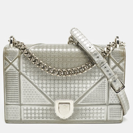 Dior: Серебристая сумка 