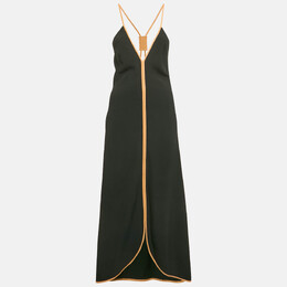 Victoria Beckham: Чёрное платье 