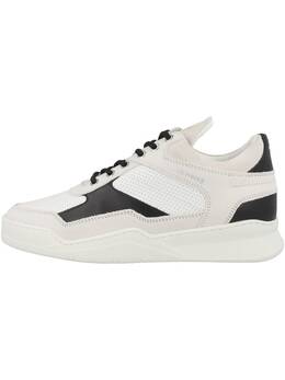 Filling Pieces: Белые кроссовки 