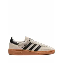 adidas: Серебристые кроссовки 