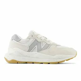 New Balance: Бежевые кроссовки  5740