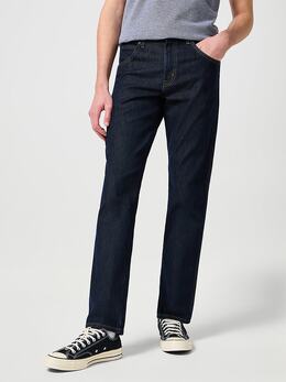 Wrangler: Тёмные джинсы 