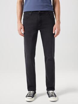 Wrangler: Чёрные джинсы 