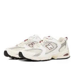 New Balance: Белые кроссовки  530