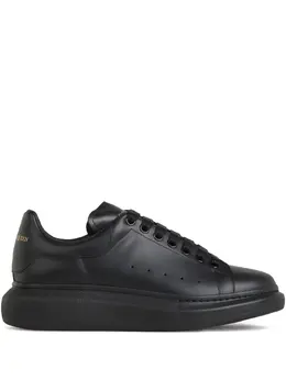 Alexander McQueen: Чёрные кроссовки  Oversized