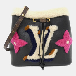 Louis Vuitton: Чёрная сумка 