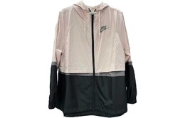 Nike: Розовая куртка 