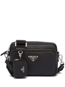 Prada: Чёрная сумка 
