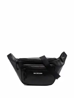 Balenciaga: Чёрная поясная сумка 