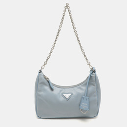 Prada: Светлая сумка 