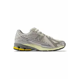 New Balance: Белые кроссовки 