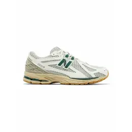 New Balance: Белые кроссовки 