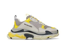 Balenciaga: Жёлтые кроссовки  Triple S