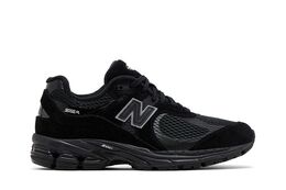 New Balance: Чёрные кроссовки  2002R