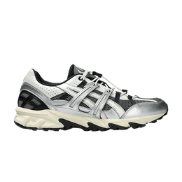 Asics: Серебристые кроссовки  Gel