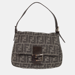 Fendi: Серая сумка  Baguette