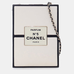 Chanel: Чёрные духи 