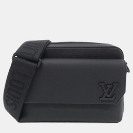 Louis Vuitton: Чёрная сумка 
