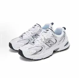 New Balance: Белые кроссовки  530