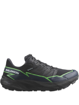 Salomon: Чёрные кроссовки 