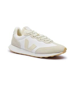 Veja: Белые кроссовки 
