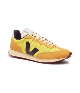 Veja: Жёлтые кроссовки 