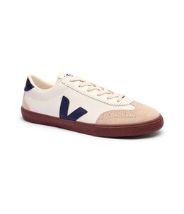 Veja: Белые кроссовки 