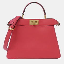Fendi: Красная сумка  Peekaboo
