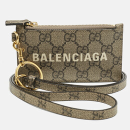Balenciaga: Обложка 