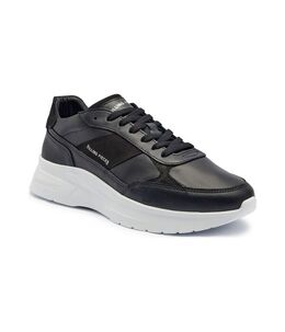 Filling Pieces: Чёрные кроссовки 