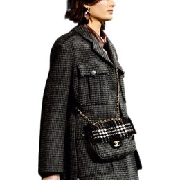 Chanel: Серое пальто 