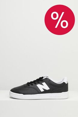 NEW BALANCE: Чёрные кроссовки 