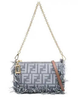 FENDI: Голубая сумка  Baguette