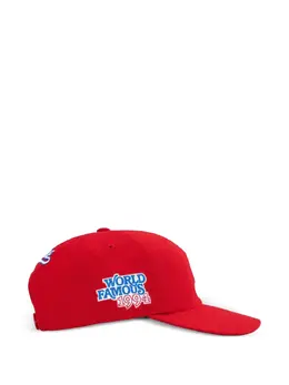 Supreme: Красная кепка 