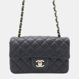 Chanel: Чёрная сумка 