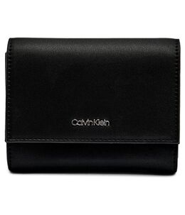 Calvin Klein: Чёрный кошелёк 