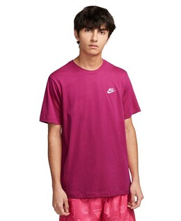 Nike: Красная футболка  Sportswear Club