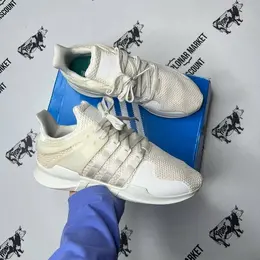 adidas: Белые кроссовки  EQT Support ADV