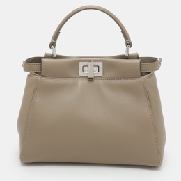 Fendi: Бежевая сумка на руку  Peekaboo