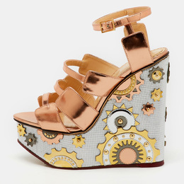 Charlotte Olympia: Светлые сандалии 